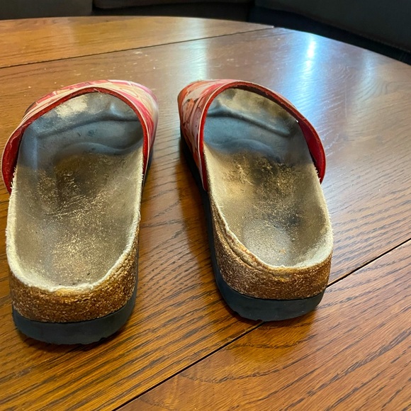 Vintage Birkenstock “Birkis” with vintage pin-up images on the sandal. US: 9 - Picture 4 of 5